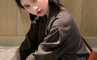探索姜仁卿(강인경)黑白魅力，专属写真图包合集等你来体会！.txt