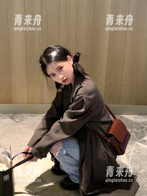 探索姜仁卿(강인경)黑白魅力，专属写真图包合集等你来体会！.txt