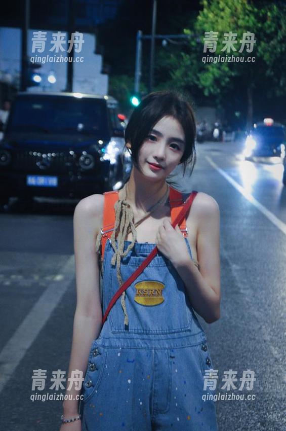 学妹加速跑 - 透过镜头看护士：盘盘的原图写真揭秘她的日常.txt
