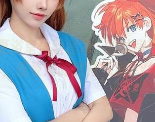 在加藤惠浴室体验宫本桜的私房写真原图，感受她的独特气质.txt