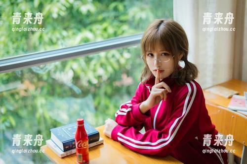 畅游海滩，无圣光小仓千代w的普利茅斯泳装魅力套图独家放送！.txt