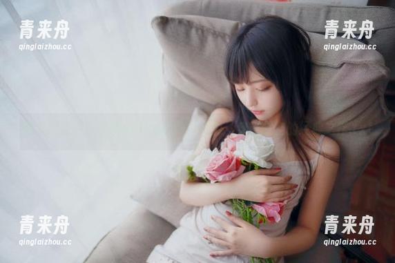 小鹿鹿shika 精选图集:小鹿鹿shika的丝袜魅力,穿越时空的经典之作.txt
