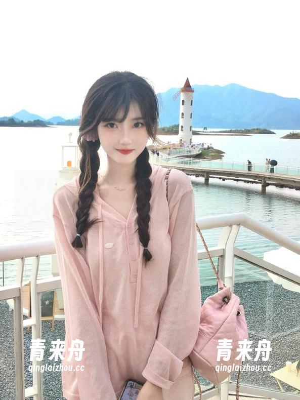 尤果网 - 高清写真欣赏：Maggie与职业装的完美结合，展现魅力人生.txt