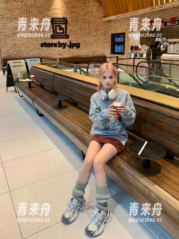 尤果网 - 安柔的透明摄影在线发布，带你领略每一幅原图的细腻之美.txt