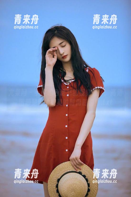 尤果网 - 小琪黑色诱惑的视觉盛宴：高清图册呈现她绝美的时尚时刻！.txt