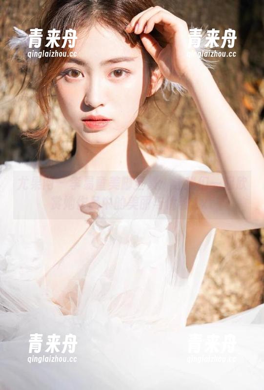 尤果网-李易童 尤果网 - 李易童美脚全集:让我们一起欣赏她作品中的美丽与优雅.txt