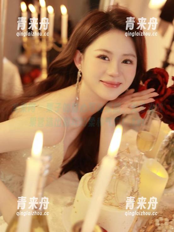 尤果网 - 栗子的甜心写真原图，无圣光效果营造出别样的柔和气息！.txt