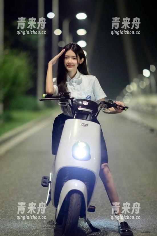 尤果网-美替 尤果网 - 领略美替的吊带风情,精选写真与照片完美呈现.txt