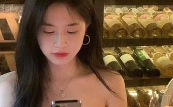 尤果网 – 谭晓彤最新美图分享，牛仔裤穿搭解析让你魅力无穷.txt
