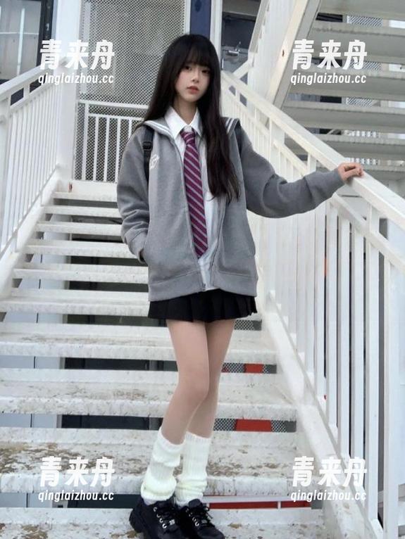 尤蜜荟 - 最新图库上线！Emily顾奈奈酱的镂空画面让你目不转睛的写真大作！.txt
