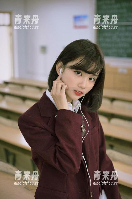 屿鱼 在屿鱼的2B萤火虫场照里,分享那些闪烁的美好与浪漫!.txt