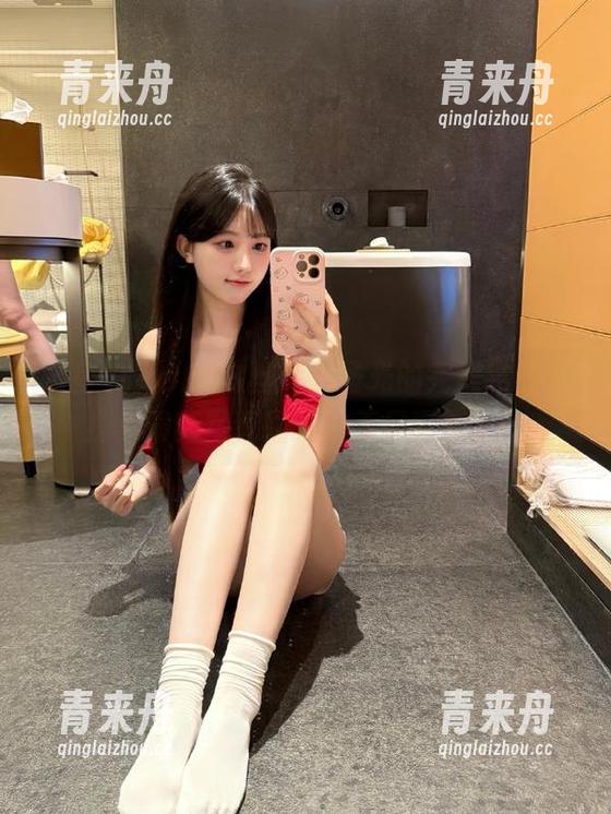 屿鱼yukako白丝与无圣光的完美结合，探索最新写真图包的无尽可能.txt