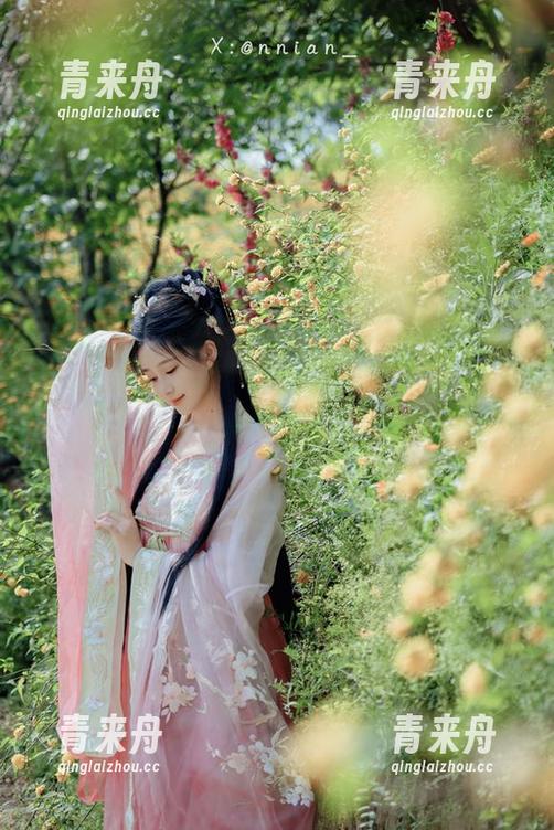 年年Nnian 年年Nnian甜心独家高清图包,完美记录下她追寻甜蜜梦想的每一刻时光!.txt