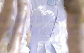 异思趣向 – 黑色厚袜与时尚碰撞，小九的写真作品引领潮流新风尚.txt