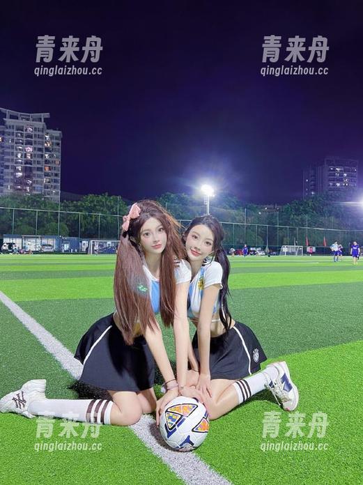 微密圈 - 张老师的瑜伽写真：优雅与搞笑的结合，你忍心错过这些视觉盛宴吗？.txt
