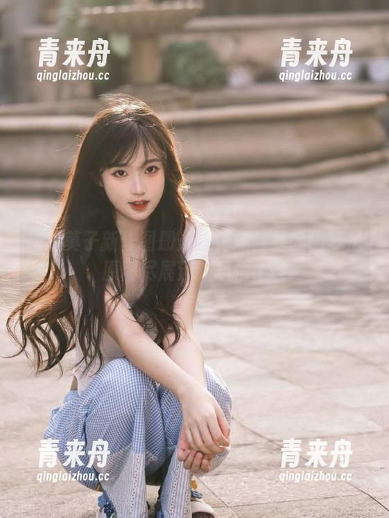 抱走莫子 抱走莫子新作图册:连体黑丝圣诞比基尼原图尽展迷人风情.txt