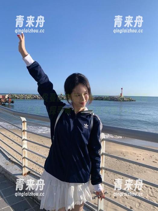 推女神 - 佟蔓的内衣艺术之旅，独家图包下载，探寻每一寸极致美感.txt