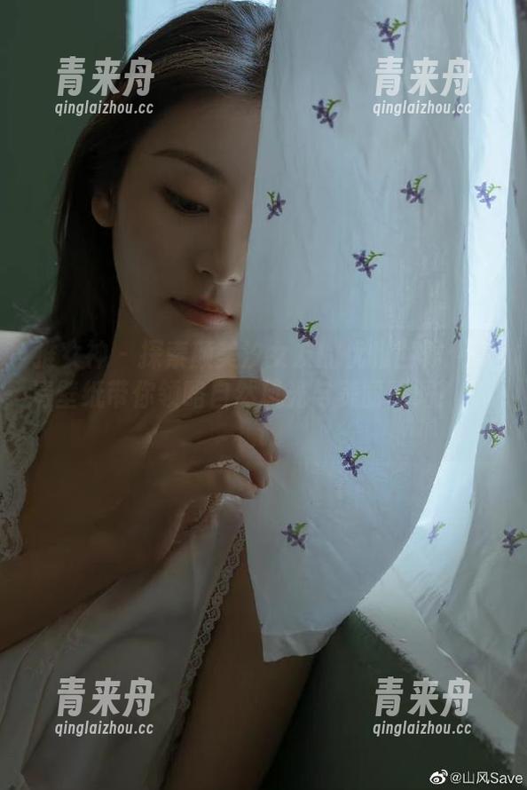 推女神 - 探索颜美汐女友的优雅世界：高清壁纸带你领略自然风光与美丽瞬间！.txt