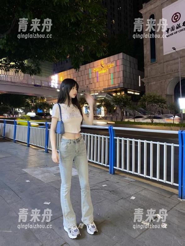 星颜社 - 王俪丁呀的夏日写真分享，仿佛把阳光和微风都带给你！.txt