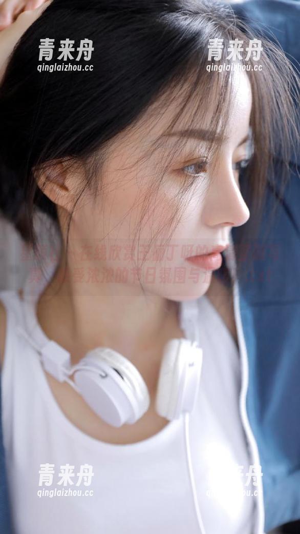 星颜社 - 在线欣赏王俪丁呀的高清圣诞写真，感受浓浓的节日氛围与温暖！.txt