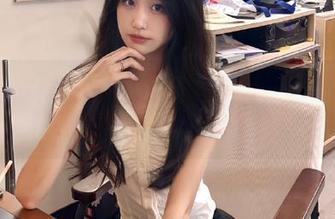 微密圈 – 华丽转身，林子喵Lynne黑丝写真图集带你领略不一样的魅力与风情.txt