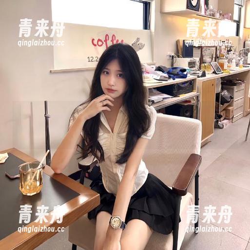 微密圈 - 华丽转身，林子喵Lynne黑丝写真图集带你领略不一样的魅力与风情.txt