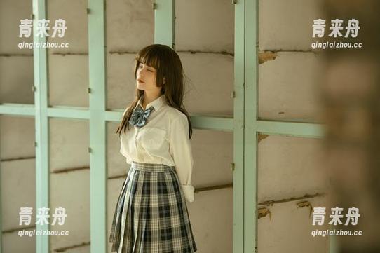 探索桃良阿宅的万圣节高清写真：恐怖与美的绝妙结合.txt