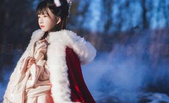 最新写真作品集：桜桃喵携手海边，演绎出无尽的夏日情怀.txt