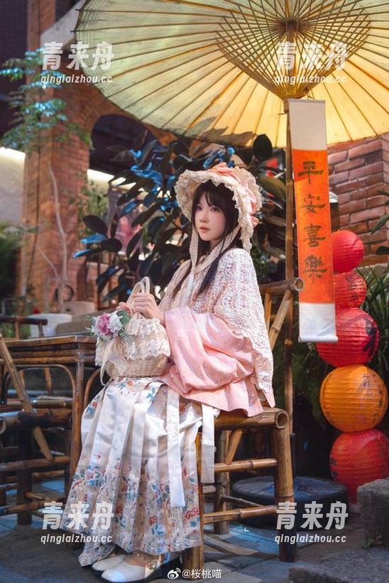 桜桃喵眼镜作品合集，最具创意的写真图片欣赏.txt