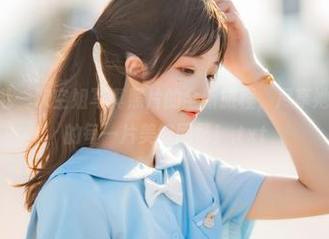 与桜桃喵共赴一次空姐写真照片的全新旅程，尽享她在云端留下的每一片美好回忆！.txt