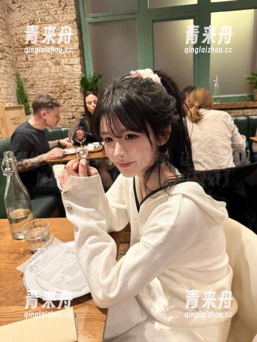 梦丝女神-晓晓 梦丝女神 - 晓晓牛仔裤图包,让你在家也能拥有时尚街拍的下载秘诀!.txt