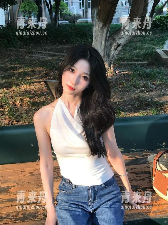梦丝女神-玥玥 梦丝女神 - 探索玥玥的纯白图包,揭开这位网红写真背后的搞笑小秘密!.txt