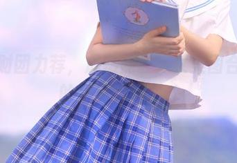 森萝财团力荐，成熟黑丝少女美图合集中的经典瞬间.txt