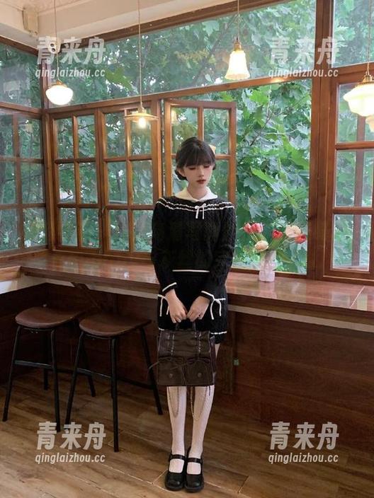 模范学院 - 探索高清写真世界：柳侑绮Sevenbaby与灰丝的完美结合.txt