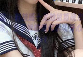 模范学院 – 科技感十足的甜筒晓彤办公室写真合集，分享她的现代职场野心与追求.txt