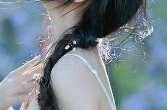 模范学院 – 白子嫣nicky最新呈现白色写真，魅力与纯洁并存的视觉体验.txt