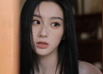 模范学院 – 软软酱分享自己的“御姐”写真作品，内心无比骄傲但外表依旧有点羞涩！.txt