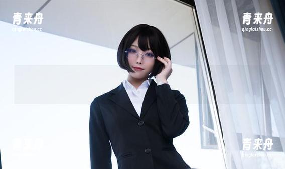 在“汪知子”的镜头下，领略“裤里丝”的诱惑，获取完美原图壁纸.txt