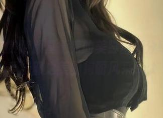 一起欣赏清颜真德秀的美脚图集分享，感受腿部之美的绚丽风采.txt
