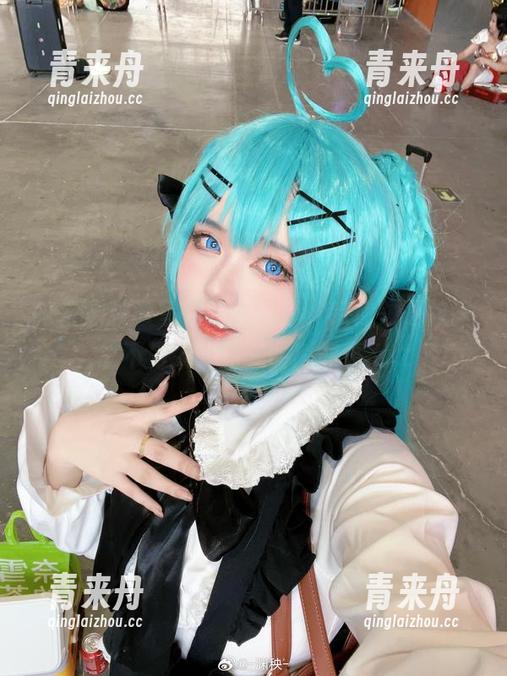 渊秧 来自渊秧教室的高清写真,带你领略教室里不为人知的美丽瞬间!.txt
