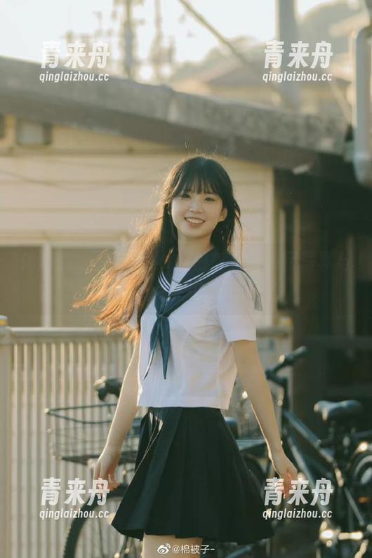 体验渡边早季Saki旗袍魅力，独特写真与优雅图片完美融合.txt