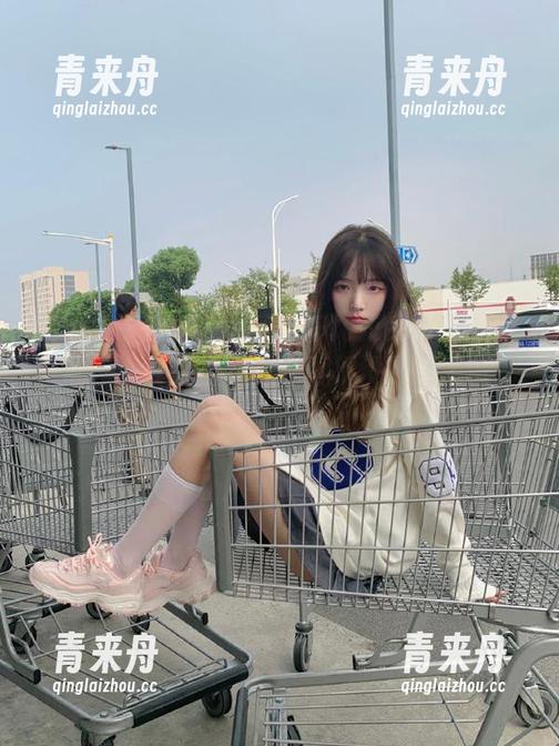 爱蜜社 - 来看看朱可儿Flower的白丝作品集，下载后你会发现真相没那么简单！.txt