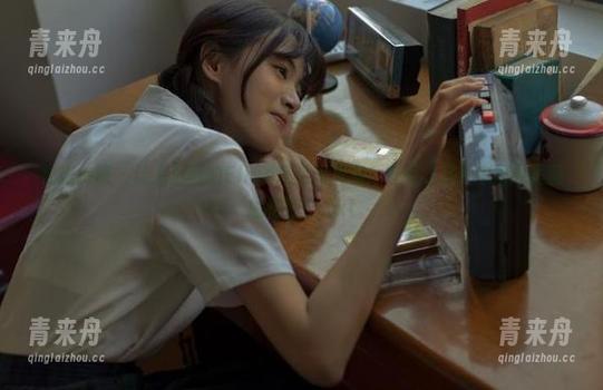 物恋传媒 - 让人心醉的Elise精选写真集：在夜之冗长中探寻美丽的秘密！.txt