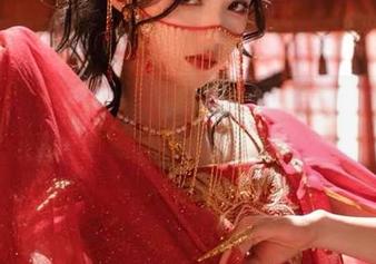 泳装时光：王羽杉的原图与图集，让你回味无穷的夏日.txt