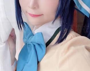 无圣光摄影下的白神泱：黑色内衣展现独特女性魅力.txt