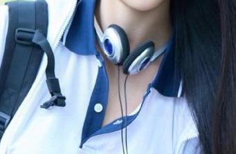 白金Saki最新写真集发布，三个女仆为你展现别样的视觉盛宴.txt