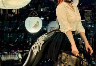 百合欧皇子沙滩私房图片：美丽与搞笑并存，海浪背后的笑声打动你心！.txt