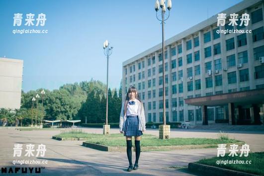 神楽坂真冬肉丝系列写真作品免费珍藏，快来分享你的感受.txt
