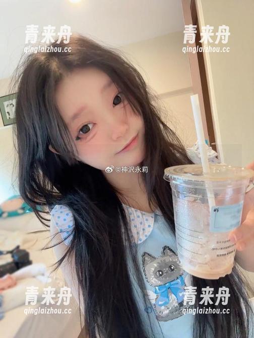 神沢永莉 神沢永莉宁愿穿毛衣牛仔裙,也不选择黑丝,私房美图竟如此动人.txt