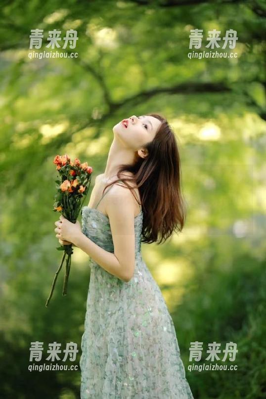 秀人网 - 高清绝美！LindaLinda的“死库水”原图，完美记录每一个动人瞬间！.txt